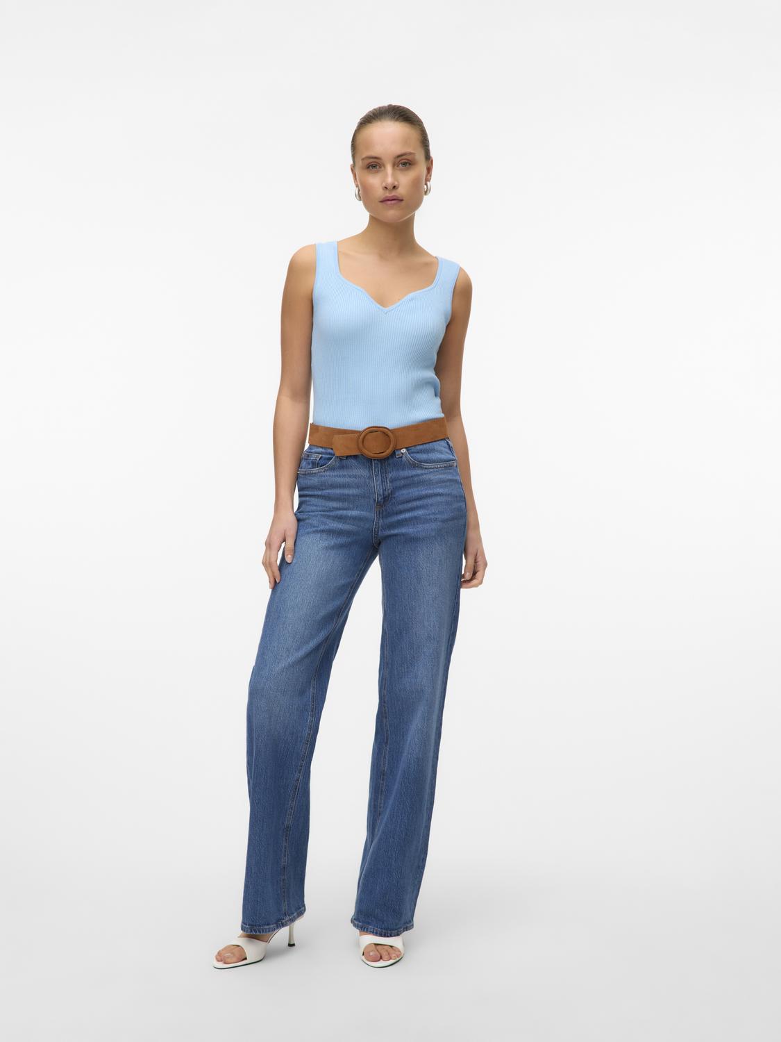 model_shot-front_full